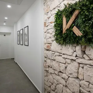 K- , Pula Kroatien