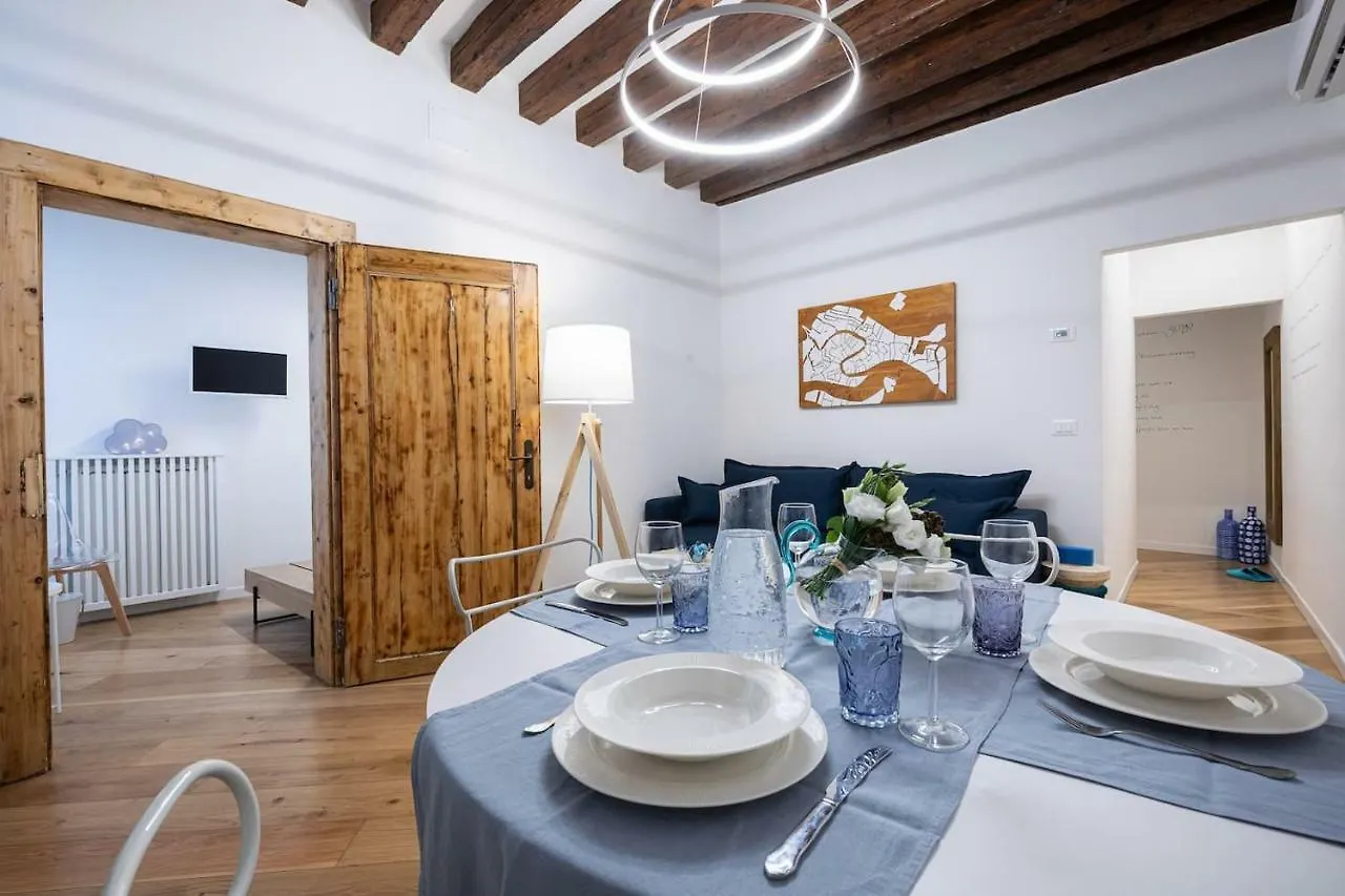 Privacy In Venice - Your Apartment To Be Let Alone 0*,